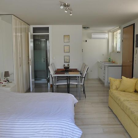 Cosy Studio With Garden / Individual Apartment Athen Exterior foto
